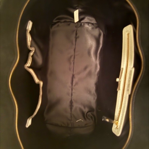 *READ DESC* Henri Bendel Customer App Giveaway With Beauty Bundle Purchase - Picture 6 of 13